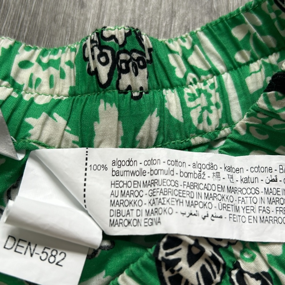 Zara Green Floral Women's Tie-Waist Shorts - Picture 6 of 6